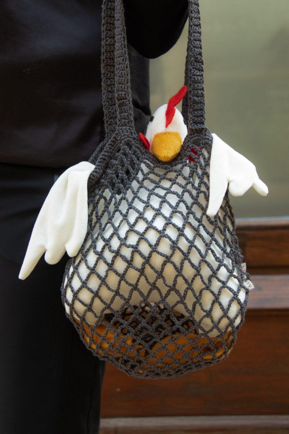 Hugging Hens - White hen