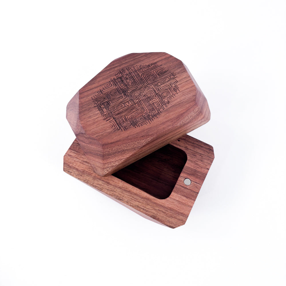 Wooden Box – Diszeli x Magma