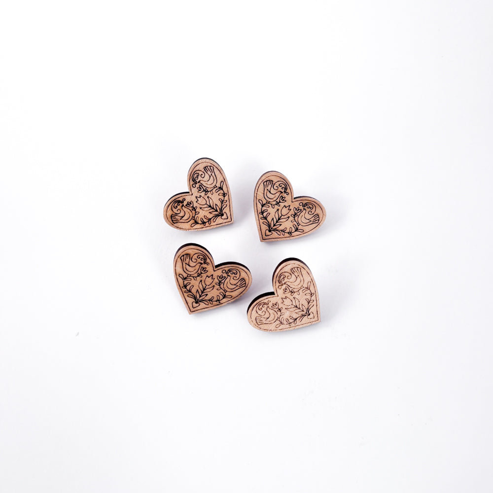 Magma x Júlia Csapó - Szív wooden pin