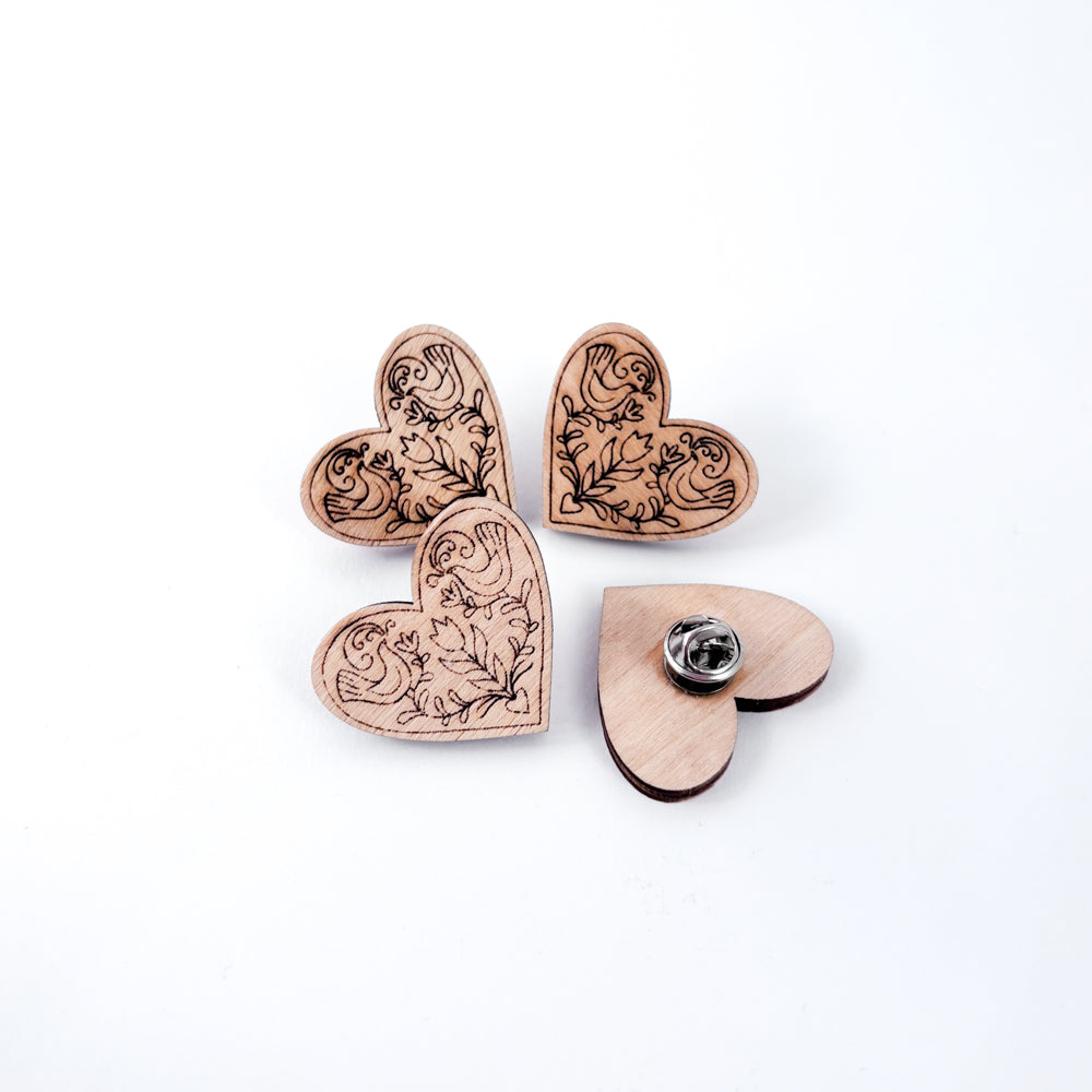 Magma x Júlia Csapó - Szív wooden pin
