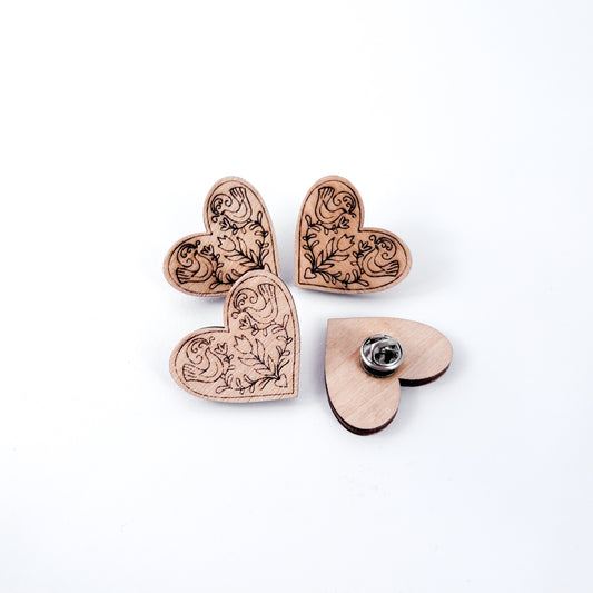 Magma x Júlia Csapó - Szív wooden pin