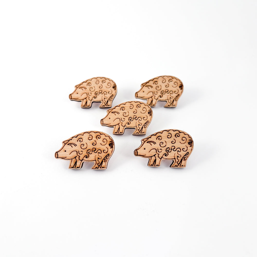 Magma x Júlia Csapó - Malac wooden pin