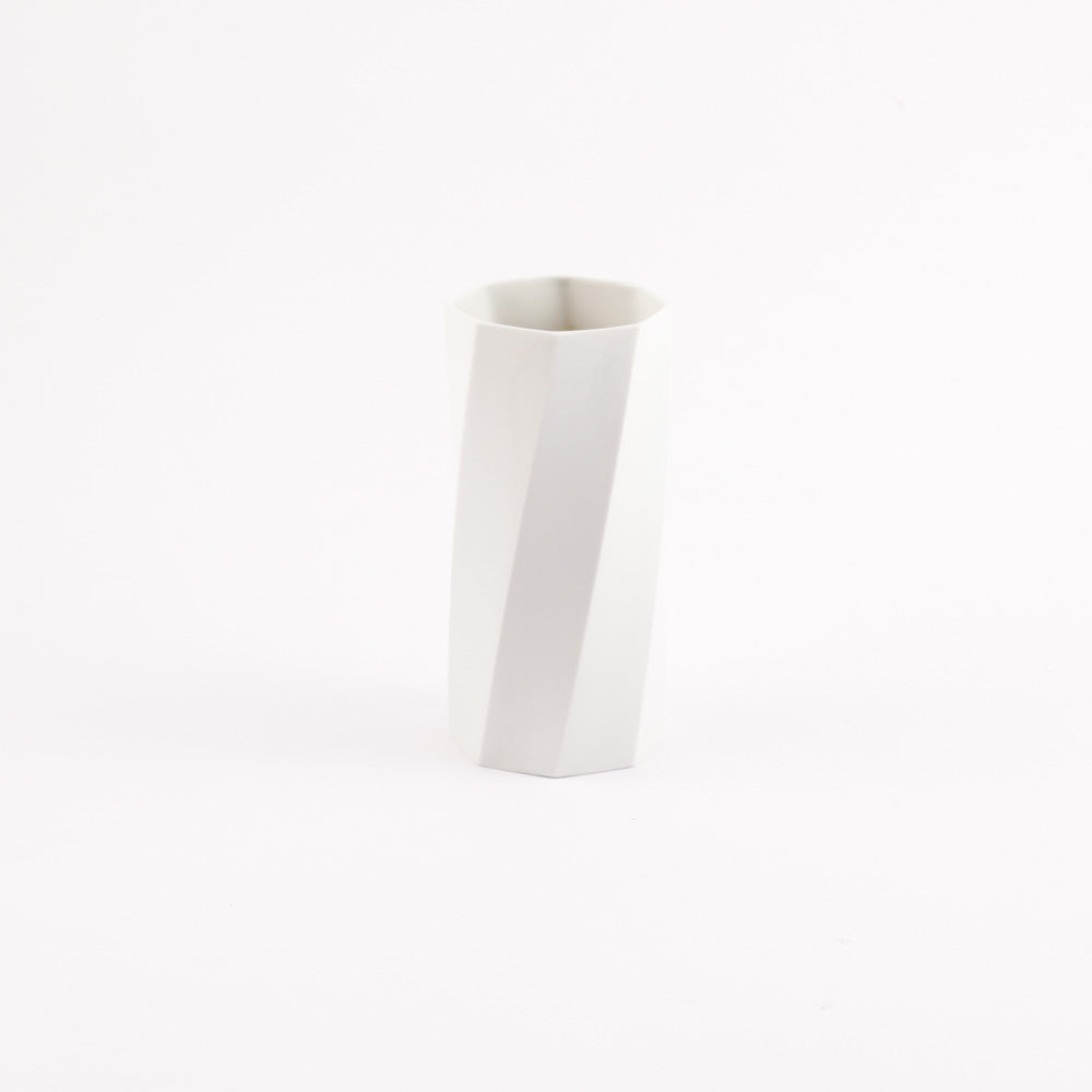 HYBRID - porcelain vase - white (diagonal lines)